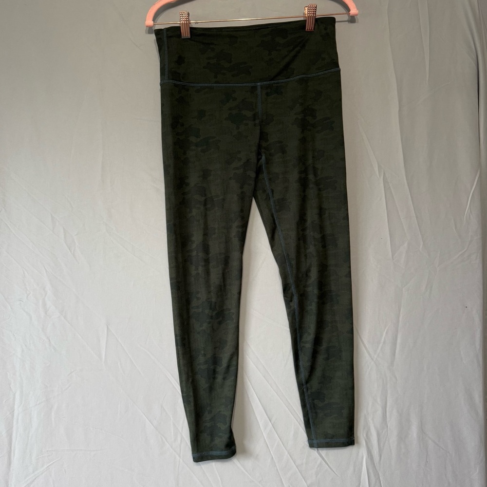 Kyodan Womens Dark Green Camo Leggings Size M Workout Fitness Athletic Granola
